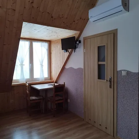 Lissa Деревянный коттедж *